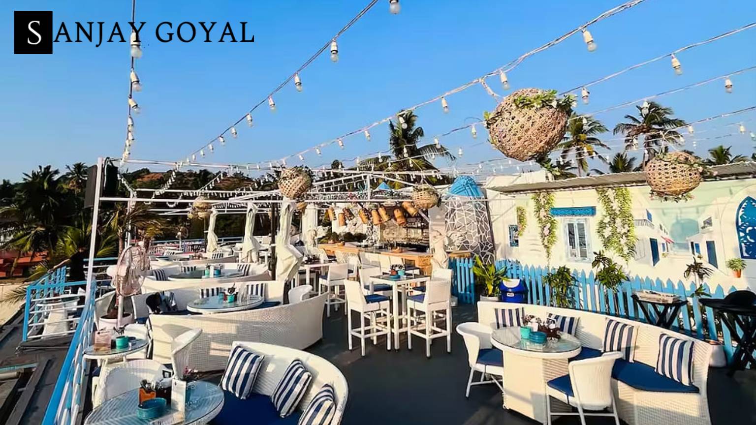 Purple Martini Goa: Guide To This Santorini-Inspired Beachside Restaurant